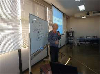 市民会館での半日座学の様子