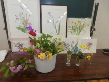 春の花と完成した作品